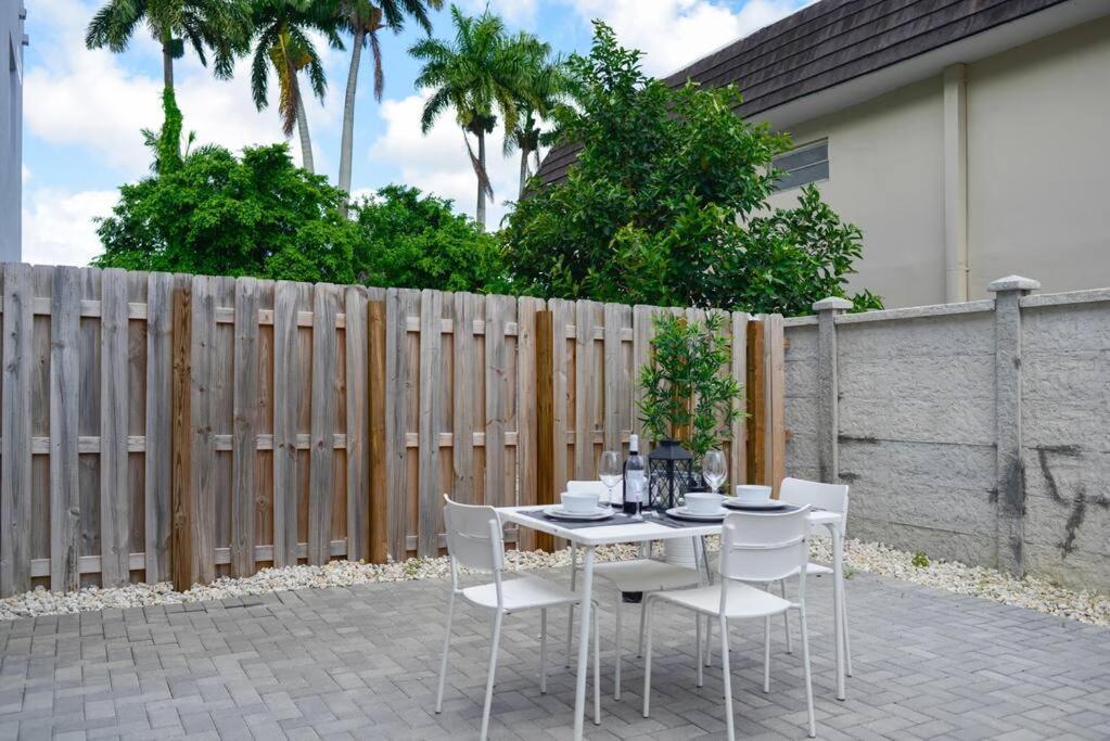 Awesome 3Br Townhouse 15Minutes From The Beach Leilighet Miami Eksteriør bilde